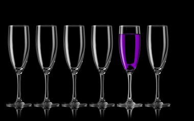 Şampanya bardağı, üst üste duran kısmen dolu