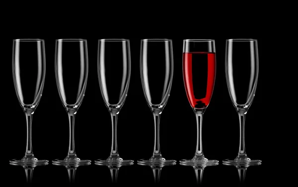 シャンパンのグラスが並んで、1 つ部分的に記入 — ストック写真
