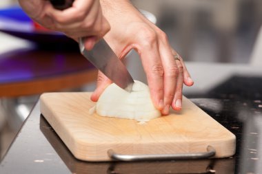 Nasıl soğan doğrayın