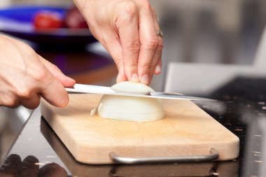 Nasıl soğan doğrayın