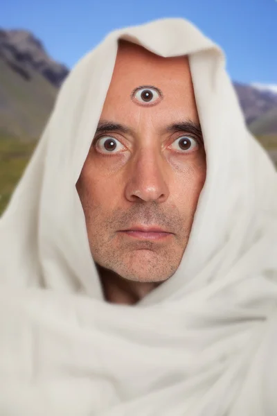 Geestelijke man met een derde oog op voorhoofd — Stockfoto