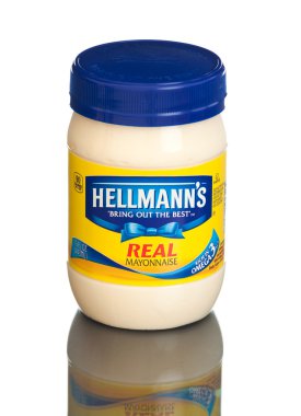 Miami, Amerika Birleşik Devletleri - 9 Şubat 2015: Hellmann'ın gerçek mayonez. Amerika'nın #1 mayonez gerçek, basit malzemelerle yapılır: yumurta, yağ ile sirke.