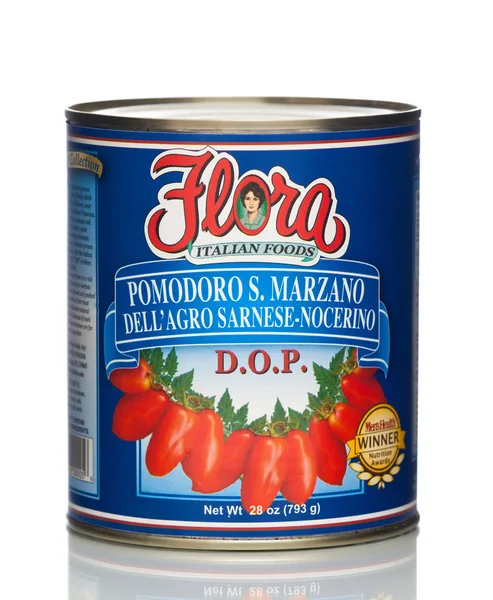 MIAMI, États-Unis - 26 juin 2015 : 28 oz. Tomates Flora San Marzano. Authentique tomate italienne. Pas de cholestérol. Ce produit contient du lycopène, un antioxydant qui favorise la santé. Tous naturels . — Photo