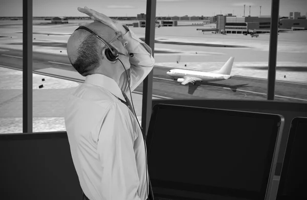 Controlador de tráfego aéreo a trabalhar — Fotografia de Stock
