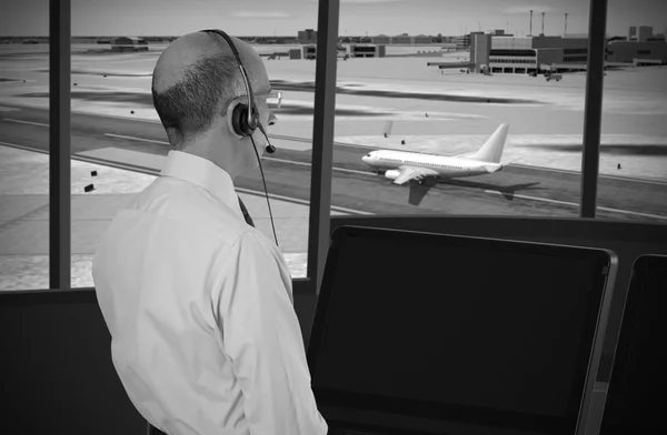 Controlador de tráfego aéreo a trabalhar — Fotografia de Stock