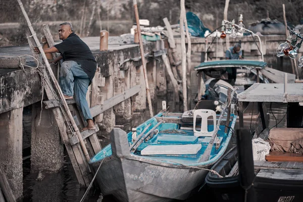 Isla Langkawi Malasia Diciembre 2018 Fishermans Indios Identificados Preparando Barco — Foto de Stock