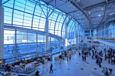 Moskova, Domodedovo, Rusya - 9 Kasım 2018: Moskova Uluslararası Havalimanı Modern Mimarisi Salonu