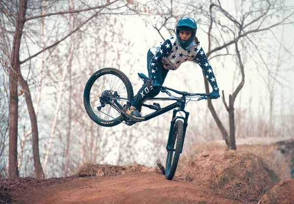 Moskva Ryssland Apr 2019 Hoppa Och Flyg Mountainbike Rider Aktion — Stockfoto