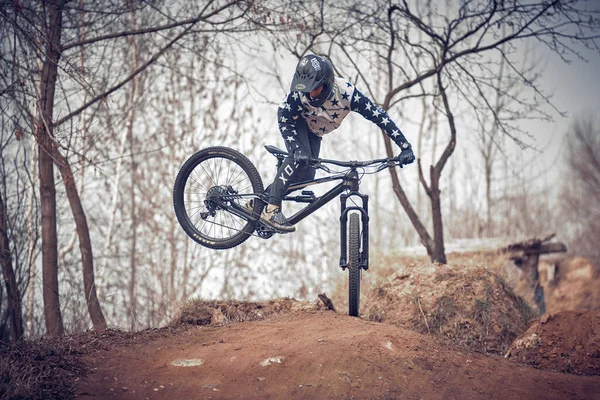 Moszkva Oroszország Ápr 2019 Ugrás Repülni Egy Mountain Bike Rider — Stock Fotó