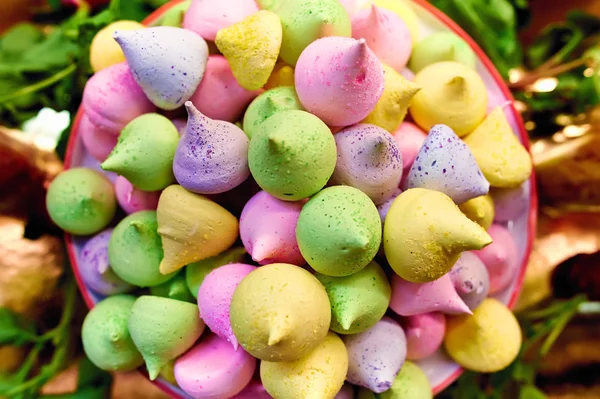 Renkli kremalar, üst görünüm.