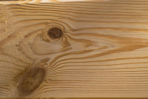 Düğümlü taze sarı çam ağacı tahtası