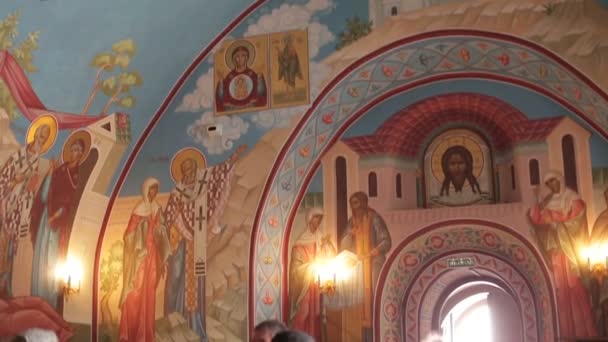 Tobolsk, Rússia - julho de 2016: Igreja cristã dentro — Vídeo de Stock