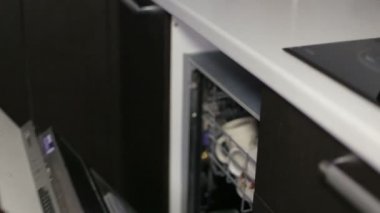 Bulaşık makinesi yakın çekim