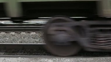 Elektrikli tren seyahat tren Raylara yakın çekim