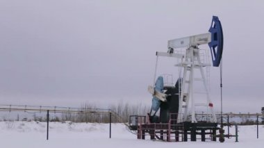 Petrol ve gaz endüstrisi. yağ pompası jack petrol sahasındaki çalışmaları.