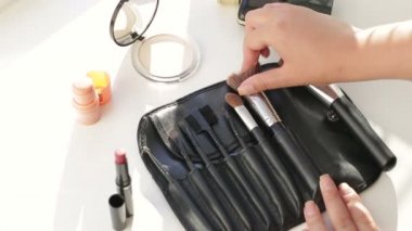 Makyaj Fırçası, Makyaj