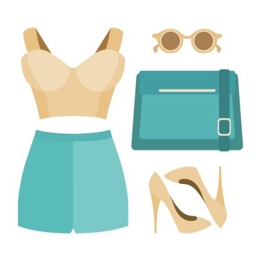 Modaya uygun kadın kıyafetleri seti. Kadın şort, büstiyer üst ve aksesuarları Kıyafeti