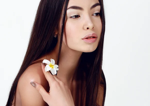 Ung kvinna med friska glödande skin.natural skönhet — Stockfoto