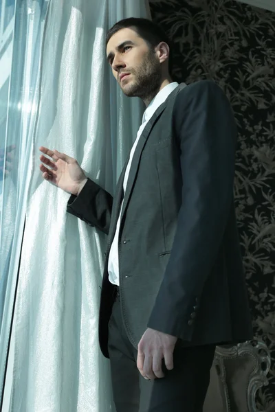 Handsome man wears elegant suit — Stock Photo, Image