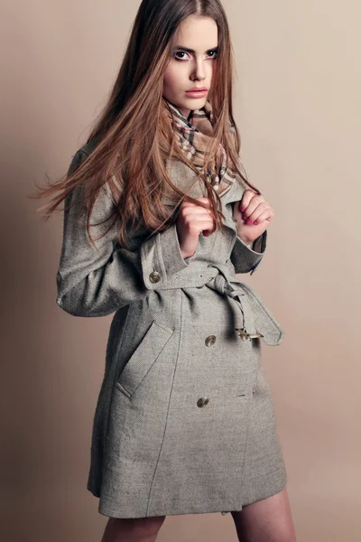 Szép nő, elegáns kabát — Stock Fotó
