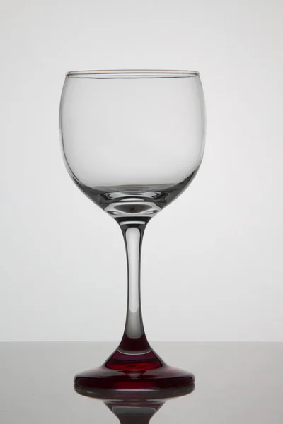 Vaso de vino vacío sobre fondo blanco — Foto de Stock