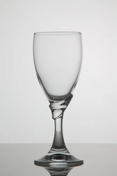 Vaso de vino vacío sobre fondo blanco — Foto de Stock