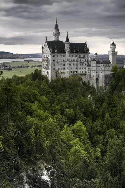 Kasteel Neuschwanstein in Duitsland — Stockfoto