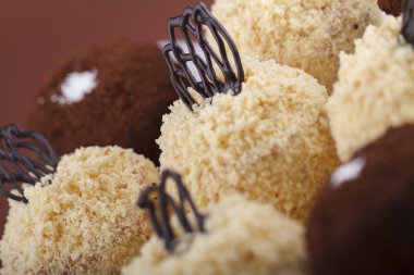 Bisküvi çikolata ile