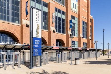 Indianapolis, IN, ABD - 20 Ekim 2025: Lucas Petrol Stadyumu NFL Indianapolis Colts futbol takımının yanı sıra diğer etkinliklere de ev sahipliği yapmaktadır..