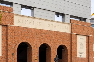 Iowa City, IA, ABD - 28 Ekim 2025: Kinnick Stadyumu, Iowa Hawkeyes Üniversitesi NCAA futbol takımına ev sahipliği yapmaktadır..