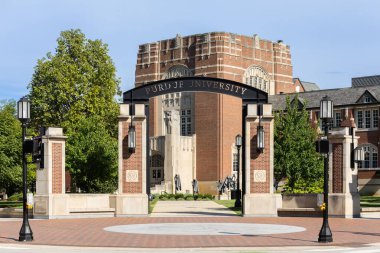 West Lafayette, IN, ABD - 29 Temmuz 2025: Purdue Üniversitesi, 1869 yılında kurulan ve mühendislik, teknoloji, bilim ve matematiğiyle tanınan bir devlet araştırma üniversitesidir..