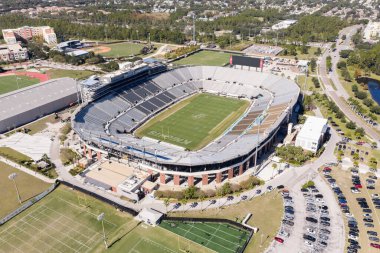 Orlando, FL, ABD - 18 Kasım 2025: The Acrisure Bounce House, Florida Üniversitesi Knights takımının yanı sıra diğer etkinliklere de ev sahipliği yapmaktadır..