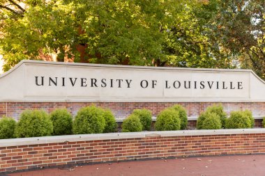 Louisville, KY, ABD - 21 Ekim 2025 Louisville Üniversitesi 1798 yılında Louisville şehir merkezinin hemen dışında kurulmuş bir devlet araştırma üniversitesidir..
