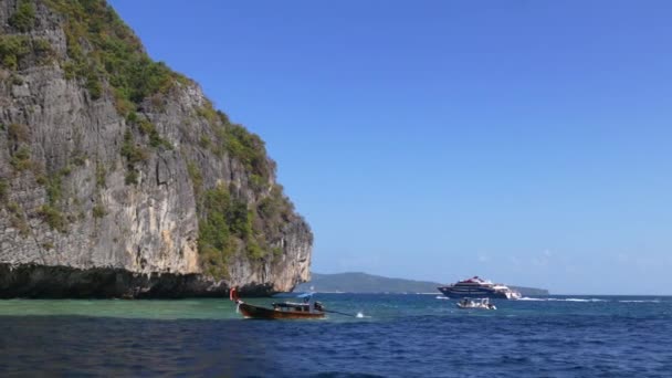 Famoso giro in barca sull'isola — Video Stock