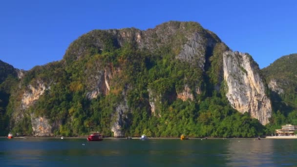 Słynnej wyspie łodzią — Wideo stockowe