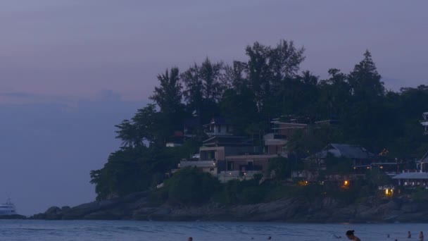 Panorama de la costa nocturna en Phuket — Vídeos de Stock