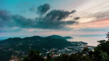 Phuket Buda dağ Görünüm noktası günbatımı Körfez Panoraması 4 k zaman sukut Tayland