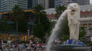 ünlü merlion çeşme