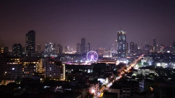 夜バンコク チラシ建設ホテル屋根上部パノラマ 4 k 時間経過タイ — ストック動画