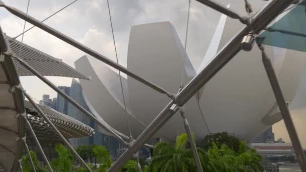 Gün zaman helix köprü Sanat Müzesi şehir panorama Singapur — Stok video