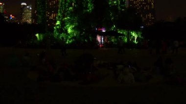 gece koyunda bahçelerle