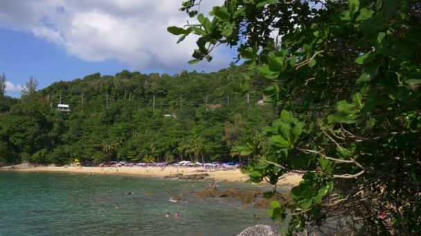 Famosa playa turística de la isla phuket — Vídeo de stock
