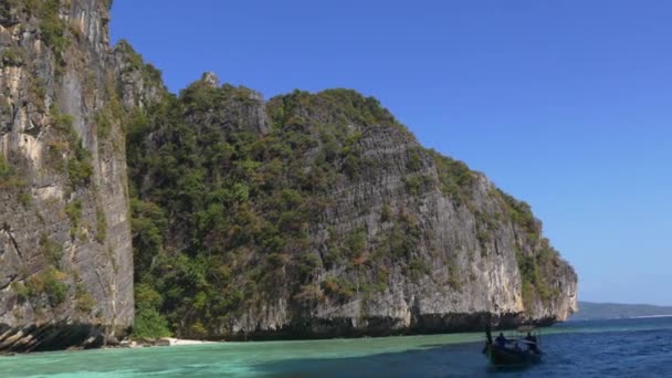 Célèbre tour en bateau île — Video