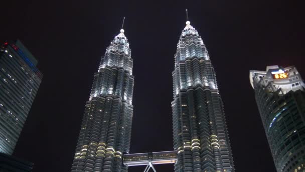 Słynnych wież petronas twin towers — Wideo stockowe