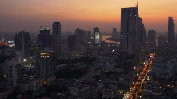Západ slunce na siluetu Bangkok — Stock video