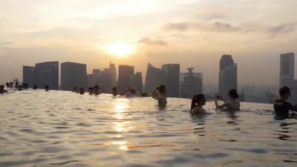 Bekende marina bay sands hotel — Stockvideo