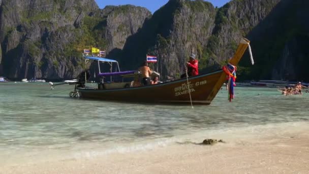 Strand der Insel Phi Phi Don — Stockvideo