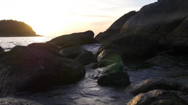 晚上海岸线在普吉岛的全景 — 图库视频影像