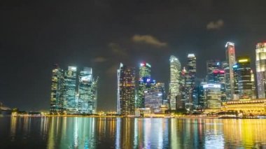 Marina geceleri Singapur'da defne