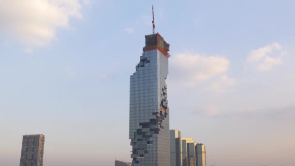 Bangkok Stadtsilhouette mit Mahanakhon-Turm — Stockvideo